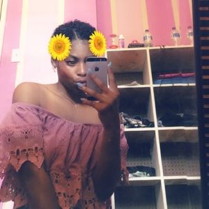 Meet your Posher, Raysha